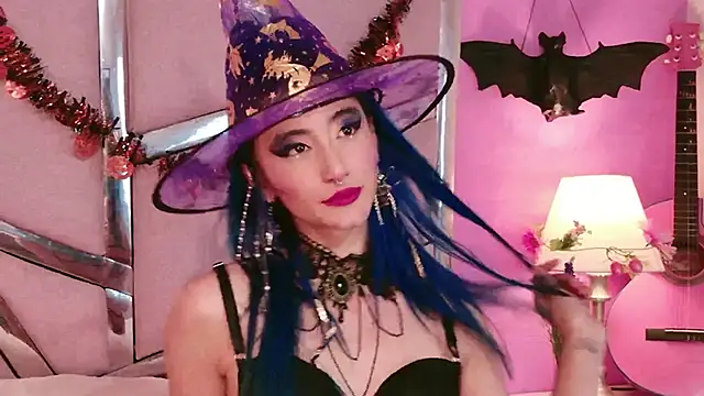 Snapshot of Lunapage chatting on October 2025 08:20:01 PM Lunapage online show from October 2025 08:20:01 PM