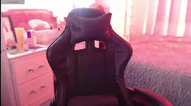 Snapshot of Beamber_ chatting on March 2025 10:44:01 AM Beamber online show from March 2025 10:44:01 AM