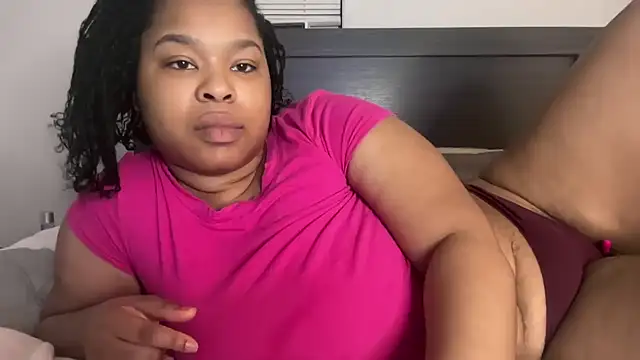 MissAriisback online show from December 2025 12:10:01 PM