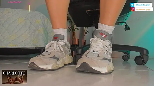 charlotte  grey online show from October 2025 08:07:01 PM