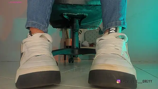 charlotte  grey online show from November 2025 08:32:01 PM