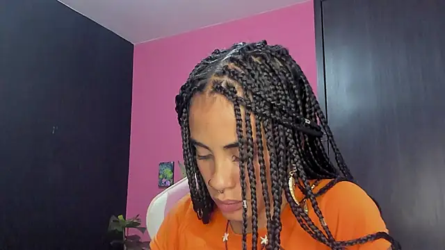 Juanadearco5 online show from December 2024 02:20:01 AM