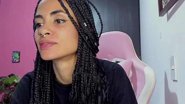 Juanadearco5 online show from December 2024 01:10:01 AM