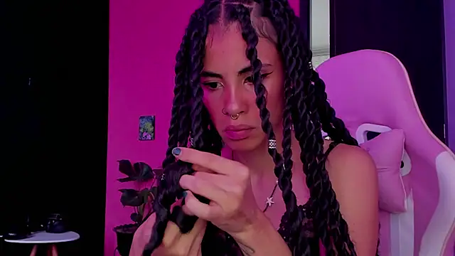 Juanadearco5 online show from December 2024 05:54:02 PM