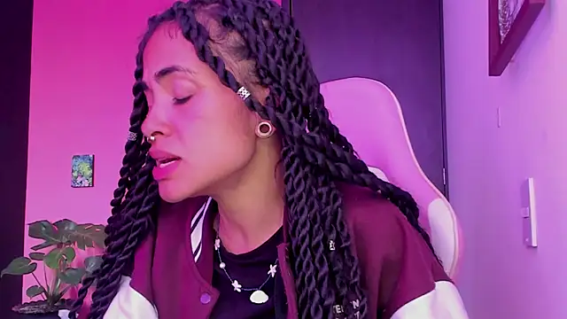 Juanadearco5 online show from January 2025 04:13:01 PM