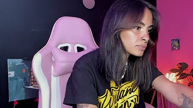 Juanadearco5 online show from February 2025 08:42:02 PM