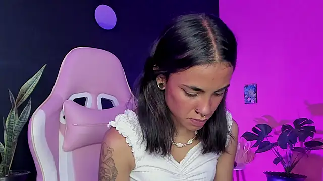 Juanadearco5 online show from February 2025 12:29:01 PM