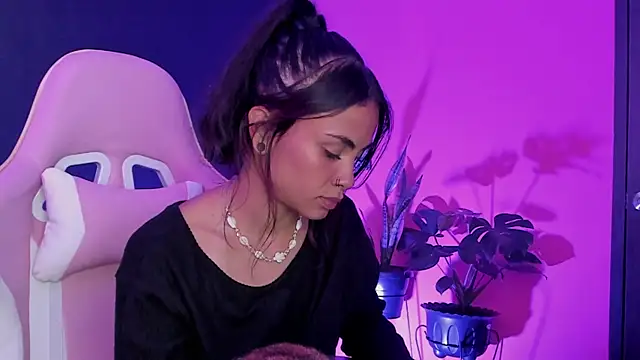 Juanadearco5 online show from February 2025 09:05:02 PM