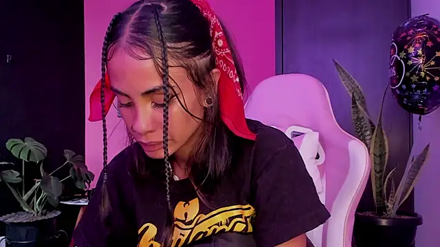 Juanadearco5 online show from March 2025 04:42:02 PM