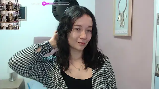 Snapshot of lanna_1878 chatting on January 2025 01:45:02 PM lanna 1878 online show from January 2025 01:45:02 PM