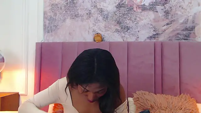 SabrinaDevill online show from November 2025 01:03:01 PM