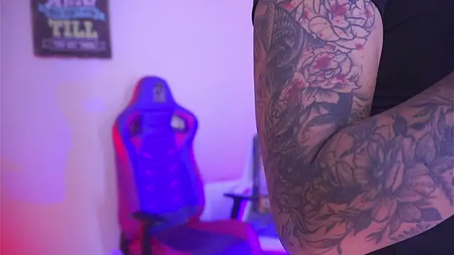 madelyn rose  online show from November 2025 01:41:02 AM