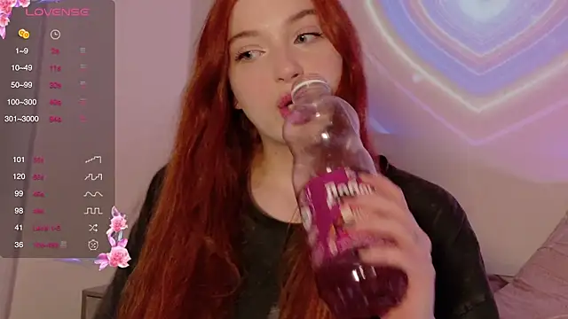 Snapshot of cinnabon_girls chatting on March 2025 08:10:02 PM cinnabon girls online show from March 2025 08:10:02 PM