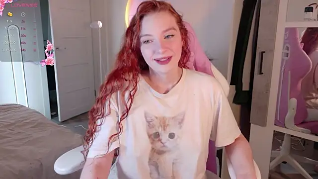 Snapshot of cinnabon_girls chatting on October 2025 12:05:02 PM cinnabon girls online show from October 2025 12:05:02 PM