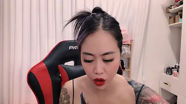witch-39 online show from April 2026 04:05:02 AM