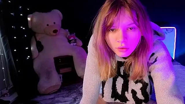 LitaBrom online show from November 2025 02:01:01 AM