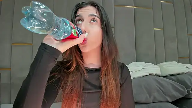 eva lim online show from December 2025 03:42:01 PM