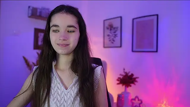 Gia Paige18 online show from November 2025 02:13:01 PM