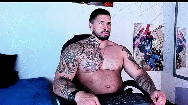 Snapshot of Cristian_Walker chatting on October 2025 12:09:02 PM Cristian Walker online show from October 2025 12:09:02 PM