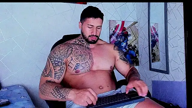 Snapshot of Cristian_Walker chatting on November 2025 12:20:01 PM Cristian Walker online show from November 2025 12:20:01 PM