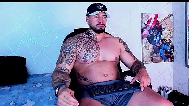 Snapshot of Cristian_Walker chatting on November 2025 11:00:01 AM Cristian Walker online show from November 2025 11:00:01 AM