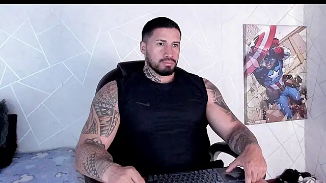 Snapshot of Cristian_Walker chatting on December 2025 12:31:02 PM Cristian Walker online show from December 2025 12:31:02 PM