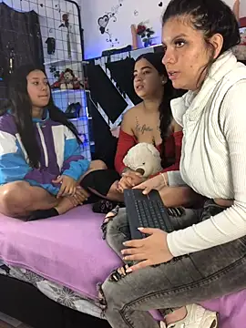 1lovelygirls online show from November 2025 12:23:02 PM