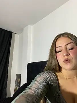 Snapshot of cheryl_cc chatting on February 2025 12:02:01 AM cheryl cc online show from February 2025 12:02:01 AM