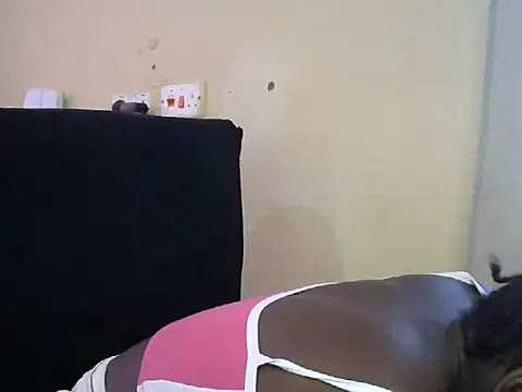 Smasher2010 online show from October 2025 12:05:01 PM