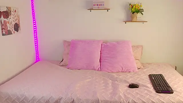 Snapshot of Atenea_Makri chatting on January 2025 12:07:01 AM Atenea Makri online show from January 2025 12:07:01 AM