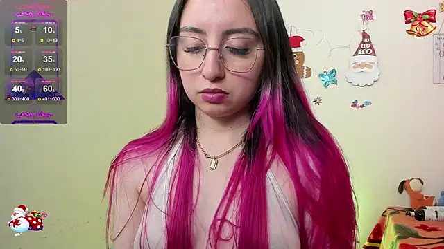 Snapshot of Julieta_cott chatting on December 2024 02:04:01 AM Julieta cott online show from December 2024 02:04:01 AM