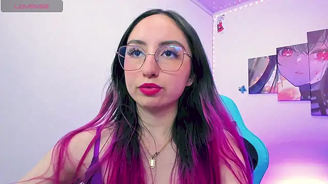 Snapshot of Julieta_cott chatting on March 2025 02:15:02 AM Julieta cott online show from March 2025 02:15:02 AM