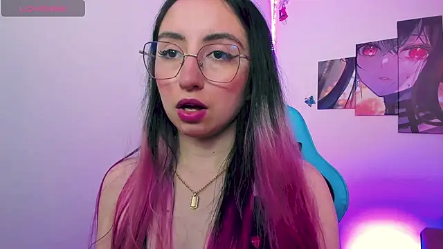 Snapshot of Julieta_cott chatting on March 2025 10:55:02 PM Julieta cott online show from March 2025 10:55:02 PM