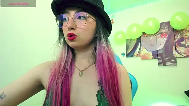 Snapshot of Julieta_cott chatting on March 2025 12:41:01 AM Julieta cott online show from March 2025 12:41:01 AM