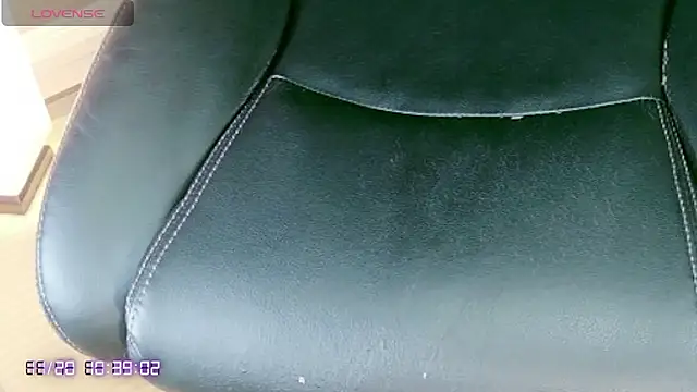 Snapshot of Hina-Happy chatting on November 2025 01:39:02 AM Hina-Happy online show from November 2025 01:39:02 AM