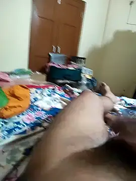 Snapshot of vini1754 chatting on December 2024 08:39:01 PM vini1754 online show from December 2024 08:39:01 PM