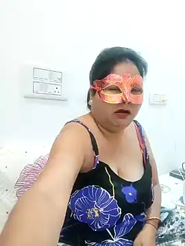 Snapshot of BBW_HOT_COUPLE chatting on January 2025 03:45:01 AM BBW HOT COUPLE online show from January 2025 03:45:01 AM