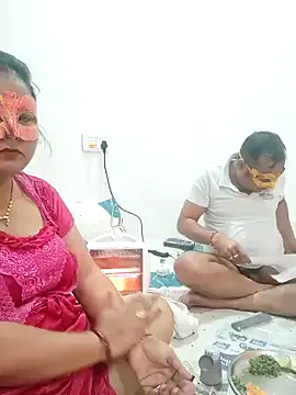 Snapshot of BBW_HOT_COUPLE chatting on January 2025 01:52:02 PM BBW HOT COUPLE online show from January 2025 01:52:02 PM