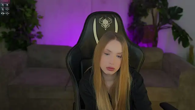 Linda054 online show from November 2025 01:41:01 AM