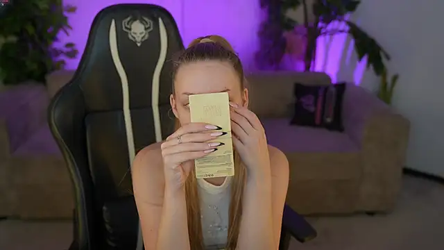 Linda054 online show from November 2025 05:49:01 AM