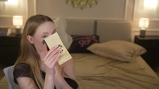 Linda054 online show from November 2025 09:15:01 AM