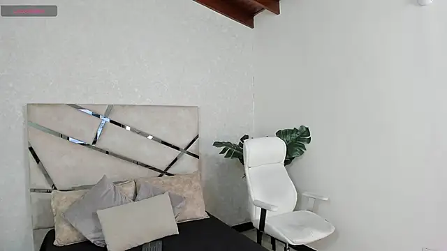 Snapshot of mike_belle chatting on January 2025 10:01:01 PM mike belle online show from January 2025 10:01:01 PM