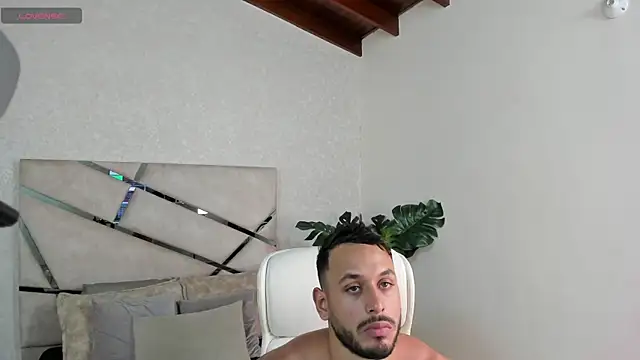 Snapshot of mike_belle chatting on January 2025 09:25:01 PM mike belle online show from January 2025 09:25:01 PM