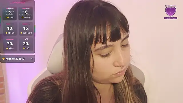 Snapshot of emitaa17228o chatting on October 2025 08:33:02 PM emitaa17228o online show from October 2025 08:33:02 PM