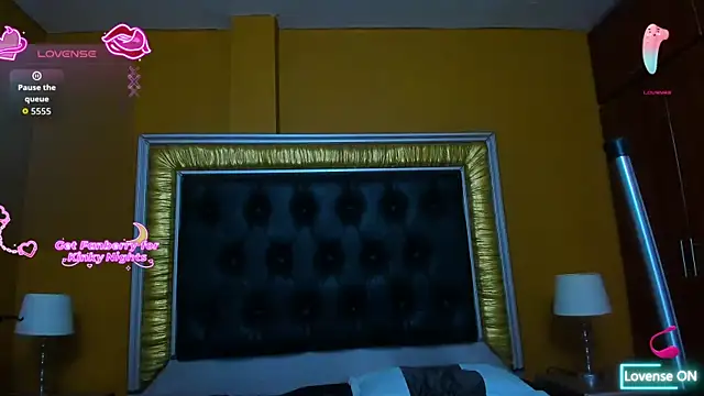 AniEvans  online show from November 2025 07:44:02 AM