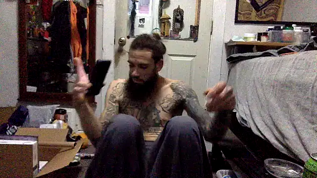 Snapshot of Robriguezxxx chatting on December 2024 01:51:02 PM Robriguezxxx online show from December 2024 01:51:02 PM