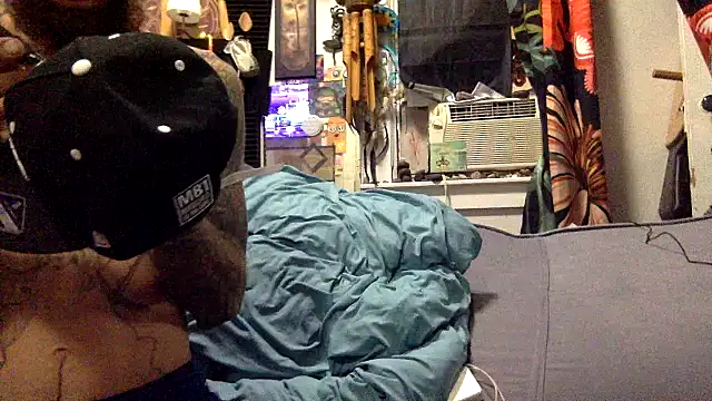 Snapshot of Robriguezxxx chatting on October 2025 07:07:01 AM Robriguezxxx online show from October 2025 07:07:01 AM