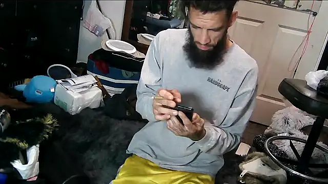 Snapshot of Robriguezxxx chatting on October 2025 02:34:01 AM Robriguezxxx online show from October 2025 02:34:01 AM