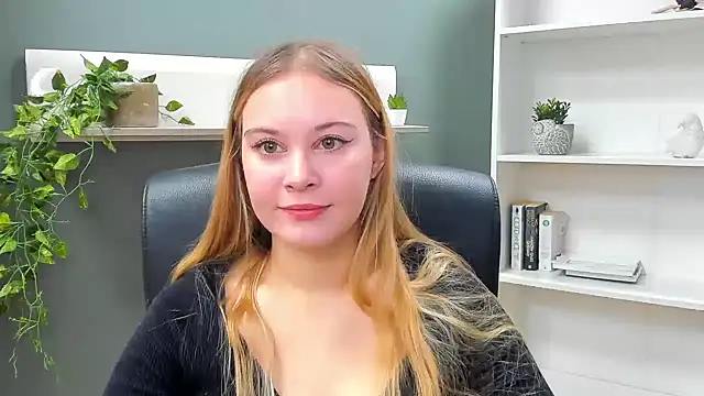 Snapshot of kitty_valeria chatting on January 2025 07:49:02 AM kitty valeria online show from January 2025 07:49:02 AM