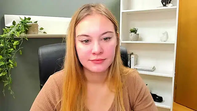 Snapshot of kitty_valeria chatting on January 2025 10:56:01 AM kitty valeria online show from January 2025 10:56:01 AM